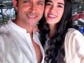 Hrithik celebrates first Diwali with girlfriend Saba Azad - Hindi News | Hrithik celebrates first Diwali with girlfriend Saba Azad | Latest entertainment News at Lokmattimes.com