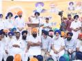 Don’t let AAP men enter villages till farmers get relief: Sukhbir Badal - Hindi News | Don’t let AAP men enter villages till farmers get relief: Sukhbir Badal | Latest politics News at Lokmattimes.com