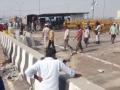 Delhi Police removing barricades at Tikri, Ghazipur borders - Hindi News | Delhi Police removing barricades at Tikri, Ghazipur borders | Latest national News at Lokmattimes.com