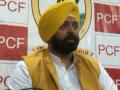 AAP candidate from Ferozepur resigns, joins Congress - Hindi News | AAP candidate from Ferozepur resigns, joins Congress | Latest politics News at Lokmattimes.com