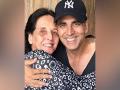 Akshay Kumar shares heartfelt Mother's Day post in rememberance of late mom Aruna Bhatia - Hindi News | Akshay Kumar shares heartfelt Mother's Day post in rememberance of late mom Aruna Bhatia | Latest maharashtra News at Lokmattimes.com
