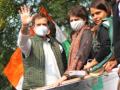 Priyanka Gandhi sends homemade food for protesting Cong MPs - Hindi News | Priyanka Gandhi sends homemade food for protesting Cong MPs | Latest politics News at Lokmattimes.com