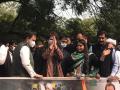 Rahul, Priyanka join Cong march to Raj Niwas on farm laws - Hindi News | Rahul, Priyanka join Cong march to Raj Niwas on farm laws | Latest politics News at Lokmattimes.com
