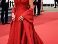 Jennifer Lawrence wears flip flops on Cannes red carpet, defies unofficial dress code - Hindi News | Jennifer Lawrence wears flip flops on Cannes red carpet, defies unofficial dress code | Latest entertainment News at Lokmattimes.com