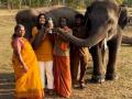 Bomman, Bellie, Bommi & Raghu of 'The Elephant Whisperers' pose with the Oscar - Hindi News | Bomman, Bellie, Bommi & Raghu of 'The Elephant Whisperers' pose with the Oscar | Latest entertainment News at Lokmattimes.com