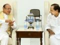 Vaghela meets KCR, discuss national politics - Hindi News | Vaghela meets KCR, discuss national politics | Latest politics News at Lokmattimes.com