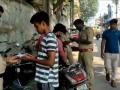 Hyderabad police checking mobile phones sparks row - Hindi News | Hyderabad police checking mobile phones sparks row | Latest national News at Lokmattimes.com