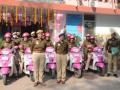 To celebrate women's day, Delhi police turn 'pink' - Hindi News | To celebrate women's day, Delhi police turn 'pink' | Latest national News at Lokmattimes.com