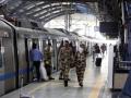 CISF man saves Delhi Metro woman passenger in dangerous position - Hindi News | CISF man saves Delhi Metro woman passenger in dangerous position | Latest national News at Lokmattimes.com