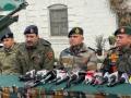 Large quantity of arms, ammunition recovered close to LoC in J&K's Baramulla - Hindi News | Large quantity of arms, ammunition recovered close to LoC in J&K's Baramulla | Latest national News at Lokmattimes.com