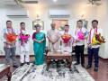 Manipur CM greets 5 JD-U MLAs who joined BJP - Hindi News | Manipur CM greets 5 JD-U MLAs who joined BJP | Latest politics News at Lokmattimes.com