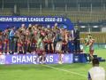 ISL 2022-23: ATK Mohun Bagan lift trophy after thrilling win over Bengaluru FC - Hindi News | ISL 2022-23: ATK Mohun Bagan lift trophy after thrilling win over Bengaluru FC | Latest football News at Lokmattimes.com