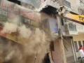 Bulldozer rolls near Delhi's Samaypur Badli metro station - Hindi News | Bulldozer rolls near Delhi's Samaypur Badli metro station | Latest politics News at Lokmattimes.com