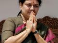 AIADMK under pressure to bring in Sasikala to party fold - Hindi News | AIADMK under pressure to bring in Sasikala to party fold | Latest politics News at Lokmattimes.com