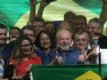 Ex-Brazilian Prez Lula defeats Bolsonaro in runoff polls - Hindi News | Ex-Brazilian Prez Lula defeats Bolsonaro in runoff polls | Latest politics News at Lokmattimes.com