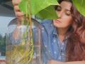 Twinkle Khanna loves to 'potter around' with her plants - Hindi News | Twinkle Khanna loves to 'potter around' with her plants | Latest lifestyle News at Lokmattimes.com