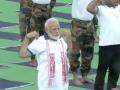 Lockdown: Modi shares fitness routine, yoga videos - Hindi News | Lockdown: Modi shares fitness routine, yoga videos | Latest health News at Lokmattimes.com