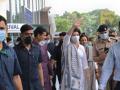 Priyanka arrives in Lucknow to a tumultuous welcome - Hindi News | Priyanka arrives in Lucknow to a tumultuous welcome | Latest politics News at Lokmattimes.com