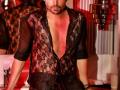 Gurmeet Choudhary shot for 'Tere Mere' in blistering Rajasthan heat wearing leather jackets - Hindi News | Gurmeet Choudhary shot for 'Tere Mere' in blistering Rajasthan heat wearing leather jackets | Latest entertainment News at Lokmattimes.com