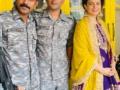 Kangana celebrates Dussehra with CRPF personnel, performs shastra pooja - Hindi News | Kangana celebrates Dussehra with CRPF personnel, performs shastra pooja | Latest entertainment News at Lokmattimes.com