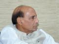 Rajnath condemns attack on Navy veteran, calls him - Hindi News | Rajnath condemns attack on Navy veteran, calls him | Latest politics News at Lokmattimes.com