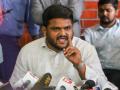 Hardik deletes messages saying he was threatened - Hindi News | Hardik deletes messages saying he was threatened | Latest national News at Lokmattimes.com