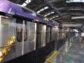 Automatic platform screen doors in Kolkata metro stations to prevent suicide attempts - Hindi News | Automatic platform screen doors in Kolkata metro stations to prevent suicide attempts | Latest national News at Lokmattimes.com