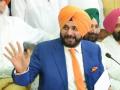 Sidhu again courts row; now calls Pak PM 'elder brother' - Hindi News | Sidhu again courts row; now calls Pak PM 'elder brother' | Latest politics News at Lokmattimes.com
