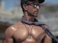 Hot hunk Hrithik goes shirtless - Hindi News | Hot hunk Hrithik goes shirtless | Latest lifestyle News at Lokmattimes.com