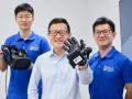 Singapore researchers create VR glove with realistic touch - Hindi News | Singapore researchers create VR glove with realistic touch | Latest technology News at Lokmattimes.com
