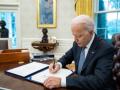 Biden signs executive order on abortion rights challenging state laws - Hindi News | Biden signs executive order on abortion rights challenging state laws | Latest national News at Lokmattimes.com