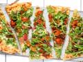 Sydney shop gives out pizza to people lining up for Covid tests - Hindi News | Sydney shop gives out pizza to people lining up for Covid tests | Latest international News at Lokmattimes.com