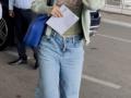 Navya Naveli sports nerdy look as she walks to board flight at Mumbai airport - Hindi News | Navya Naveli sports nerdy look as she walks to board flight at Mumbai airport | Latest entertainment News at Lokmattimes.com