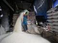 Indonesia to allocate 200,000 tonnes of rice as social aid - Hindi News | Indonesia to allocate 200,000 tonnes of rice as social aid | Latest politics News at Lokmattimes.com