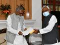 Nitish Kumar meets Governor, submits resignation as CM - Hindi News | Nitish Kumar meets Governor, submits resignation as CM | Latest politics News at Lokmattimes.com