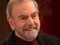 Neil Diamond croons 'Sweet Caroline' in rare post-retirement appearance - Hindi News | Neil Diamond croons 'Sweet Caroline' in rare post-retirement appearance | Latest entertainment News at Lokmattimes.com