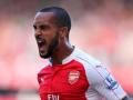 Everton forward Walcott to miss PL restart after surgery - Hindi News | Everton forward Walcott to miss PL restart after surgery | Latest cricket News at Lokmattimes.com