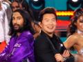 Simu Liu does bhangra on 'Jalebi baby' with Tesher - Hindi News | Simu Liu does bhangra on 'Jalebi baby' with Tesher | Latest entertainment News at Lokmattimes.com