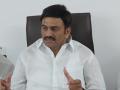 YSRCP rebel MP seeks time to appear before CID in sedition case - Hindi News | YSRCP rebel MP seeks time to appear before CID in sedition case | Latest politics News at Lokmattimes.com