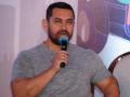Aamir Khan denies distributing money in flour packets - Hindi News | Aamir Khan denies distributing money in flour packets | Latest entertainment News at Lokmattimes.com