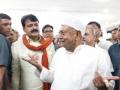 Nitish Kumar hosts Iftar party in Patna - Hindi News | Nitish Kumar hosts Iftar party in Patna | Latest politics News at Lokmattimes.com