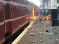 Protest against Agnipath continues at violence-hit Secunderabad station - Hindi News | Protest against Agnipath continues at violence-hit Secunderabad station | Latest politics News at Lokmattimes.com