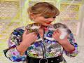 Taylor Swift donates $3,000 each to coronavirus affected people - Hindi News | Taylor Swift donates $3,000 each to coronavirus affected people | Latest entertainment News at Lokmattimes.com