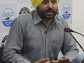 Resolved to give up drinking, Mann to 'steer' AAP to victory in Punjab - Hindi News | Resolved to give up drinking, Mann to 'steer' AAP to victory in Punjab | Latest politics News at Lokmattimes.com