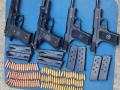 4 pistols, ammunition recovered in J&K's Pulwama - Hindi News | 4 pistols, ammunition recovered in J&K's Pulwama | Latest international News at Lokmattimes.com