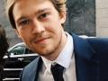 Joe Alwyn: I don't want to be private with Taylor Swift - Hindi News | Joe Alwyn: I don't want to be private with Taylor Swift | Latest entertainment News at Lokmattimes.com