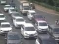 Man drags Navi Mumbai traffic cop 19-kms on car bonnet, nabbed - Hindi News | Man drags Navi Mumbai traffic cop 19-kms on car bonnet, nabbed | Latest national News at Lokmattimes.com