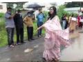 Bhopal women hold catwalk on potholed road to draw govt's attention - Hindi News | Bhopal women hold catwalk on potholed road to draw govt's attention | Latest international News at Lokmattimes.com