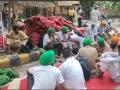 Farmers reach Jantar Mantar, Delhi borders witness massive jams - Hindi News | Farmers reach Jantar Mantar, Delhi borders witness massive jams | Latest politics News at Lokmattimes.com