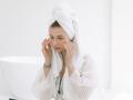 A guide to protect your skin from pollution - Hindi News | A guide to protect your skin from pollution | Latest lifestyle News at Lokmattimes.com